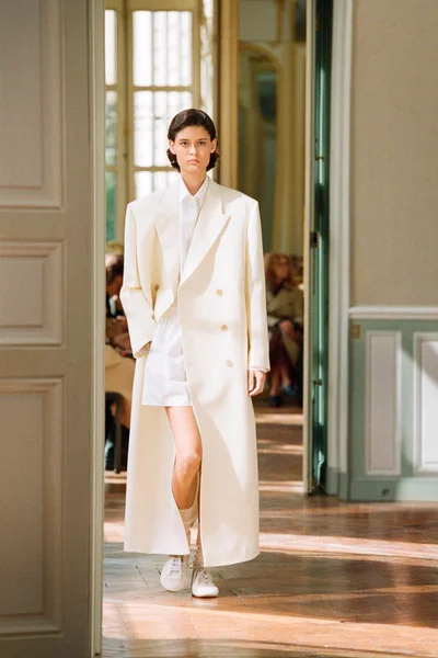 Look 11